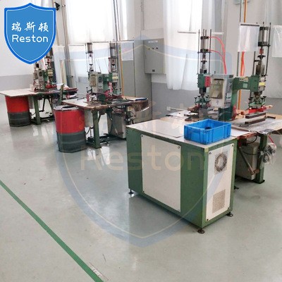 廠家供應(yīng)臺灣高周波熱合機(jī) 雨衣熱壓加工高周波機(jī)