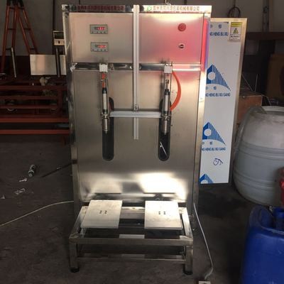 廠家供應(yīng) 稱重灌裝機 液體灌裝機 定量灌裝機 兩頭半自動灌裝機