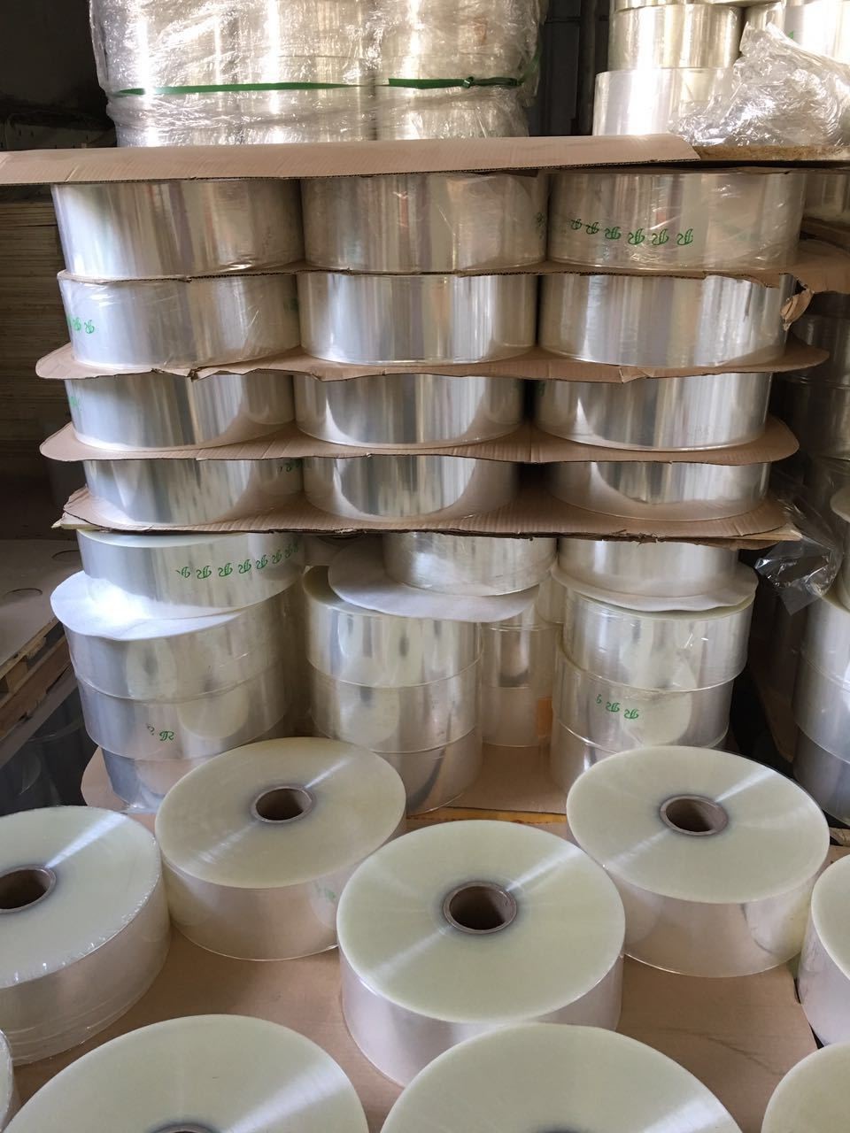 廠家定制 BOPP熱收縮膜 煙膜 煙包膜 面燙膜 玻璃塑封膜 透明卷膜