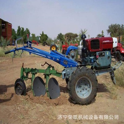 手扶出口圓盤犁地拖拉機 農用耕地2輪手扶拖拉機批發 旋耕打田機